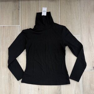 Women's Black Turtleneck Long-Sleeve Tee